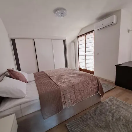 Maya Apartment *